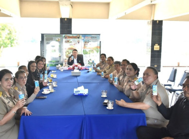 บุคลากรศูนย์ฯ 1 ให้การต้อนรับนายอนุรัตน์ เลื่อนลอย ... พารามิเตอร์รูปภาพ 6