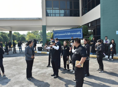 บุคลากรศูนย์ 1 ร่วมต้อนรับนายประวัติ แดงบรรจง ... พารามิเตอร์รูปภาพ 21