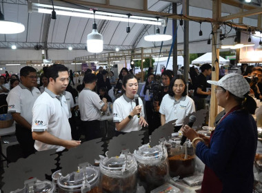 ศูนย์ฯ 1 ร่วมเปิดงานแสดงและจำหน่ายสินค้าและผลไม้ "Thailand ... พารามิเตอร์รูปภาพ 17
